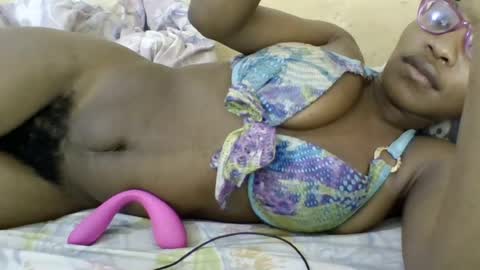 Snapshot of minlavine chatting on 07/24/26, 10:46 minlavine online show from 07/24/26, 10:46