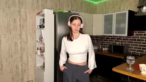 Snapshot of minmee chatting on 02/11/26, 04:12 Asti online show from 02/11/26, 04:12