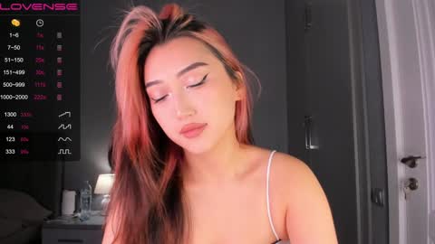 minnie_jin online show from 12/13/24, 03:54