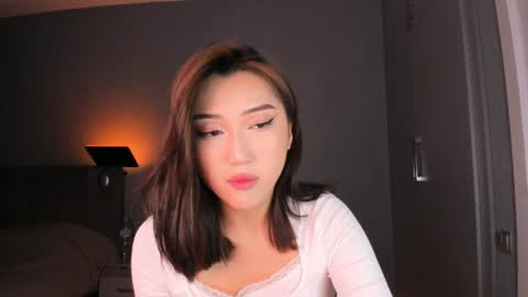 minnie_jin online show from 12/25/24, 02:13