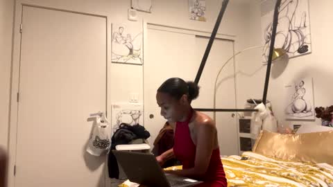 minniehunney online show from 01/05/25, 10:32