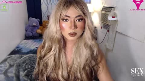 Snapshot of minty_hill chatting on 05/10/26, 11:48 MARIANE online show from 05/10/26, 11:48