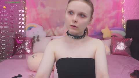 Snapshot of minx_girll chatting on 02/05/25, 07:18 Vikki online show from 02/05/25, 07:18