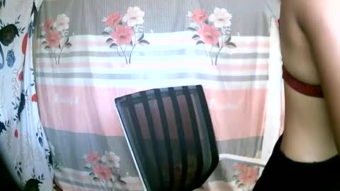 Snapshot of miorah chatting on 01/17/25, 10:33 miorah online show from 01/17/25, 10:33