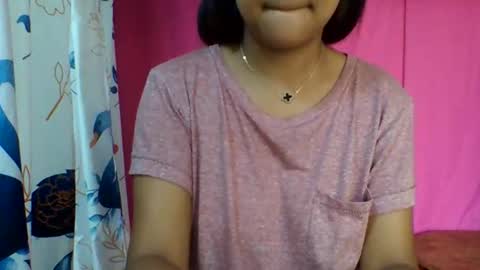 Snapshot of miorah chatting on 11/17/25, 11:05 miorah online show from 11/17/25, 11:05