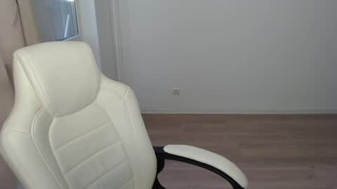 mira_g online show from 02/11/25, 10:26