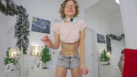 mira_marni online show from 12/15/25, 11:14