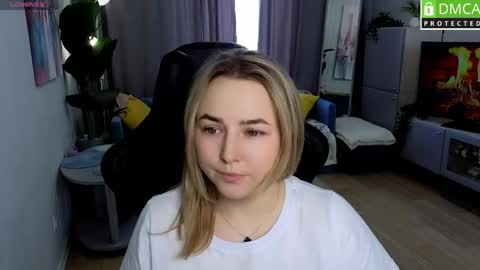 Snapshot of mira_mermayd chatting on 04/29/26, 08:40 Mira online show from 04/29/26, 08:40