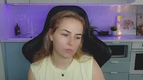 Snapshot of mira_mermayd chatting on 07/12/26, 01:40 Mira online show from 07/12/26, 01:40