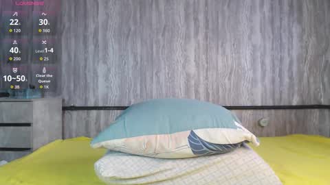 mira_one_ online show from 03/14/26, 10:10