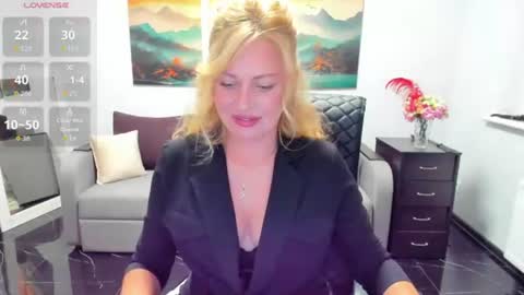 Snapshot of mira_whitme chatting on 07/13/26, 11:57 Mira online show from 07/13/26, 11:57