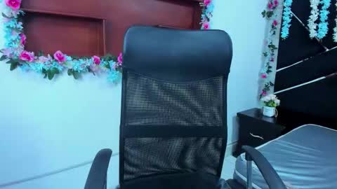 mirabella_miller online show from 11/13/25, 12:15