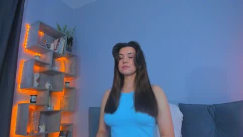 Snapshot of mirabrunette chatting on 06/23/26, 07:17 Mira follow my fansly online show from 06/23/26, 07:17