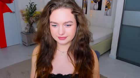 Emma online show from 02/05/25, 01:11