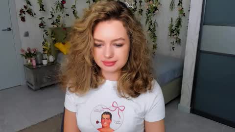 Emma online show from 10/24/25, 04:14