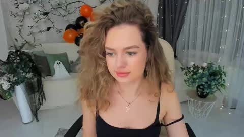 Emma online show from 10/28/25, 07:27