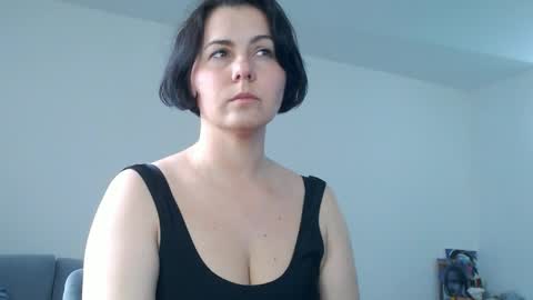 Meera online show from 05/17/26, 06:00