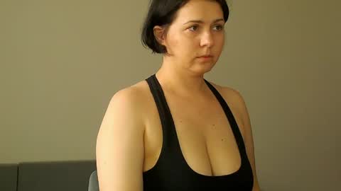 Meera online show from 06/04/26, 08:42