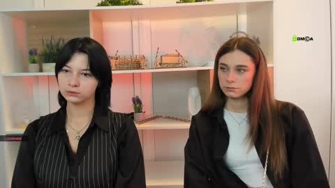 Snapshot of miraella chatting on 09/22/25, 08:49 Mira online show from 09/22/25, 08:49