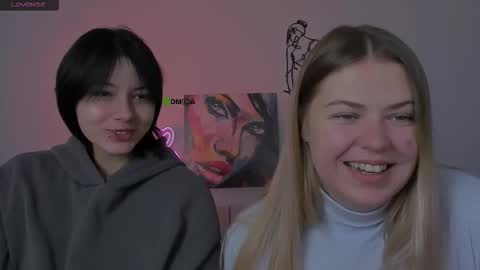 Snapshot of miraella chatting on 10/02/25, 08:32 Mira online show from 10/02/25, 08:32