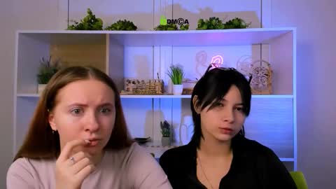 Snapshot of miraella chatting on 10/05/25, 08:34 Mira online show from 10/05/25, 08:34