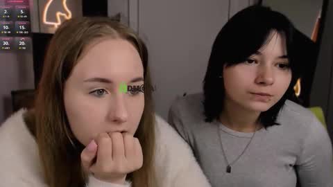 Snapshot of miraella chatting on 10/08/25, 08:56 Mira online show from 10/08/25, 08:56