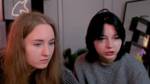 Snapshot of miraella chatting on 10/12/25, 08:46 Mira online show from 10/12/25, 08:46