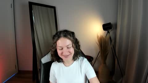 Mira online show from 12/04/25, 08:23