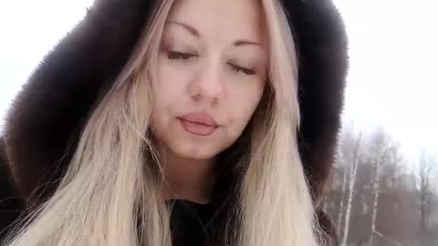 Snapshot of mirahardmanxx chatting on 01/28/25, 11:38 Happy New Year  online show from 01/28/25, 11:38