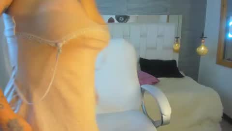 Snapshot of miranda_green_ chatting on 07/10/26, 03:14 Miranda online show from 07/10/26, 03:14