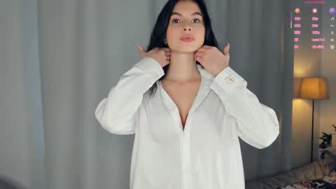 Snapshot of mirandabettman chatting on 01/18/26, 06:39 My name is Adele online show from 01/18/26, 06:39