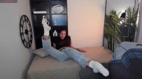 Snapshot of mirandaglow chatting on 06/20/26, 05:43 Miranda online show from 06/20/26, 05:43