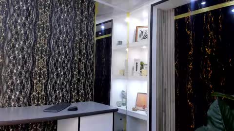 Snapshot of mirandarossi chatting on 10/01/25, 02:50 Miranda online show from 10/01/25, 02:50