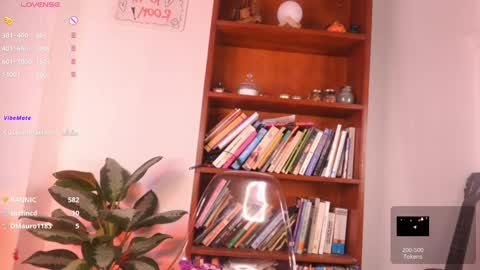 MIRANDA HERNANDEZ online show from 12/04/24, 08:23