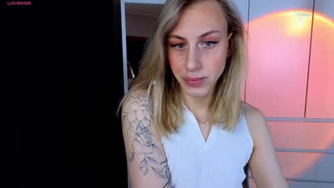 Snapshot of miraraid chatting on 01/15/25, 10:17 miraraid online show from 01/15/25, 10:17