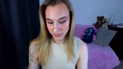 Snapshot of miraraid chatting on 09/20/25, 04:35 miraraid online show from 09/20/25, 04:35