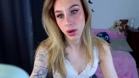 Snapshot of miraraid chatting on 11/05/25, 10:26 miraraid online show from 11/05/25, 10:26