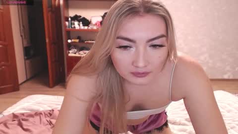 Snapshot of miraroy chatting on 02/06/26, 03:15 Mira online show from 02/06/26, 03:15