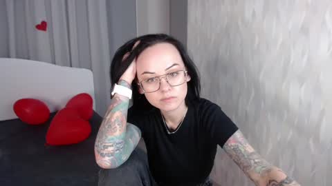 Mira online show from 02/18/25, 03:54