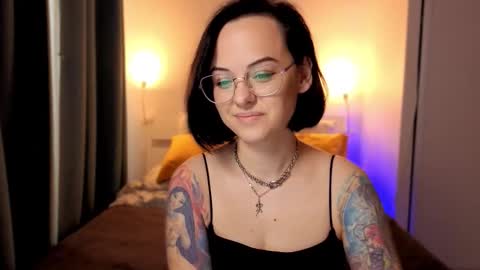 MiraSkyy online show from 10/22/25, 02:50