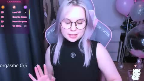 Snapshot of miray_kuriyama chatting on 02/13/26, 01:01 Kira online show from 02/13/26, 01:01