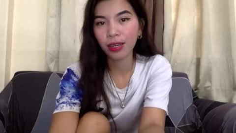 Snapshot of mireill_sex chatting on 06/22/26, 12:35 mireill_sex online show from 06/22/26, 12:35