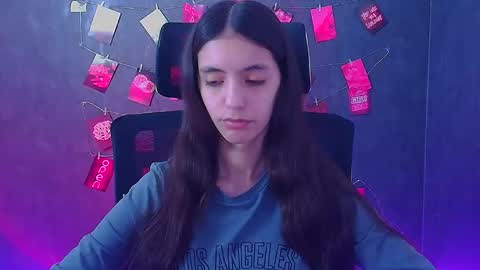 Snapshot of miri_miss chatting on 04/23/26, 11:31 Miri online show from 04/23/26, 11:31