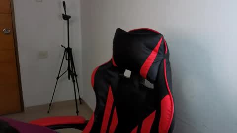 Snapshot of mirko_xx chatting on 03/25/26, 01:55 mirko_xx online show from 03/25/26, 01:55