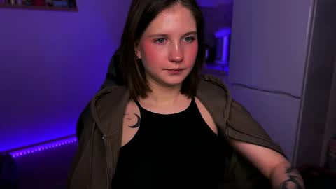 Snapshot of mirrameow chatting on 02/24/25, 01:35 Mira online show from 02/24/25, 01:35