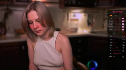 Snapshot of mirrameow chatting on 11/11/25, 10:10 Mira online show from 11/11/25, 10:10