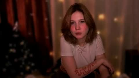 Mira online show from 12/05/25, 01:36