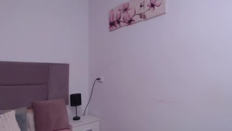 Snapshot of miryamines chatting on 02/14/25, 05:36 MiryamInes online show from 02/14/25, 05:36