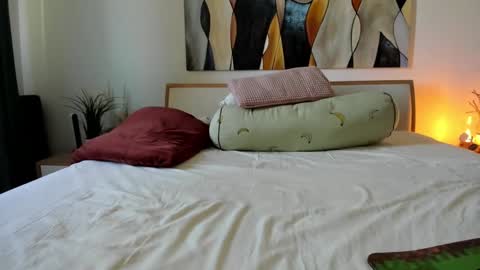 Eva online show from 09/19/25, 07:43