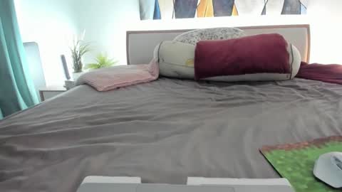 Eva online show from 10/25/25, 06:46